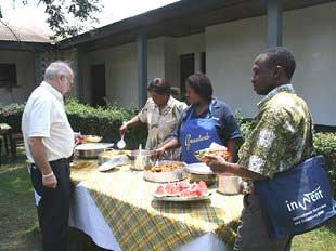 Prof. N. Jacobs enjoyes lunch with the partcipants